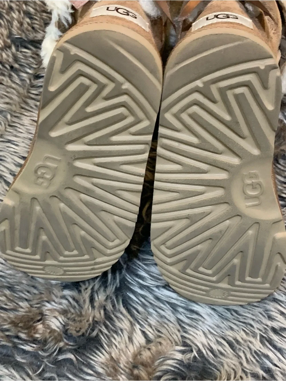 UGG Bailey Bow II kids color: Chestnut size 1